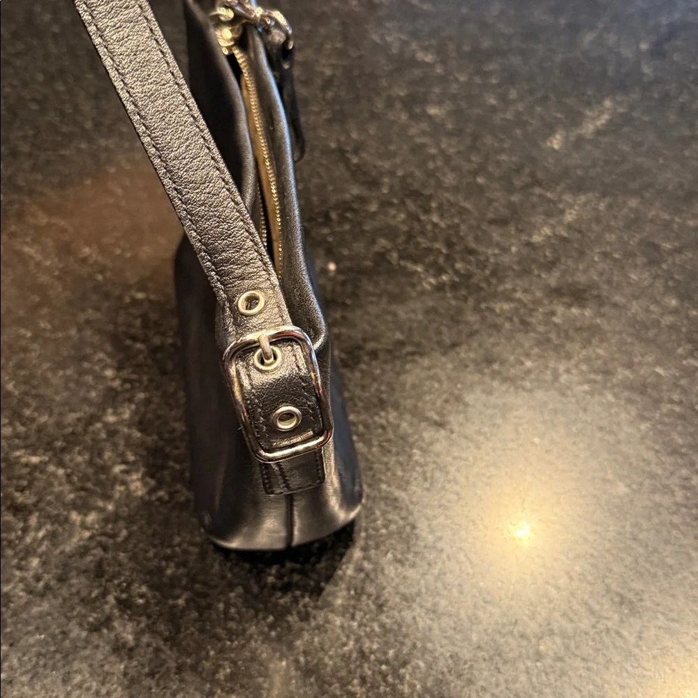 Coach mini, Black, vintage shoulder bag purse, 8”x 5”. - Picture 4 of 6